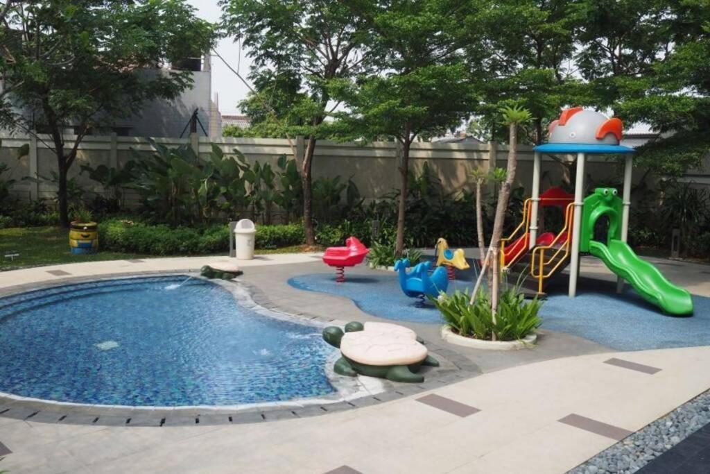 1 Bedroom Apartment Near Central Park Mall ジャカルタ エクステリア 写真
